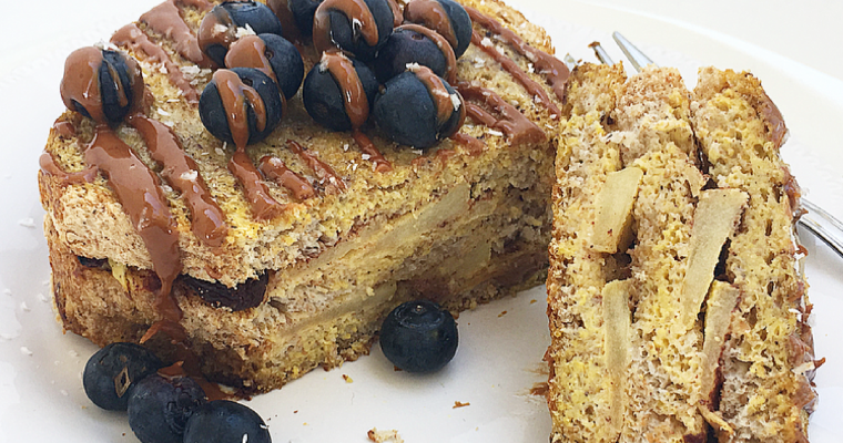 French Toast al forno con mela, uvetta e cannella.
