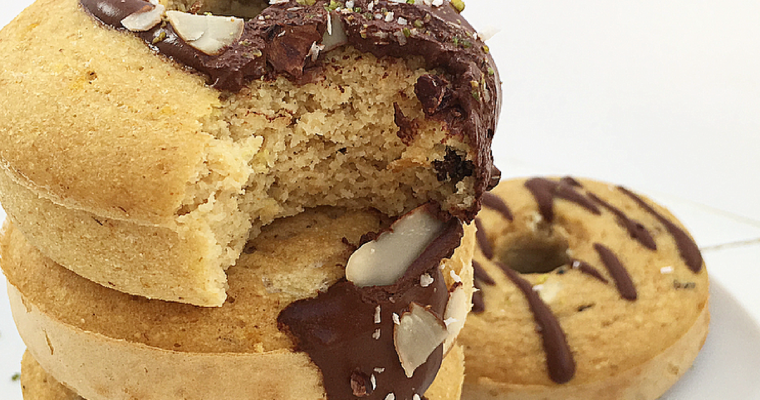 Donuts sani e soffici, senza zucchero. – Pera, limone e cacao crudo.